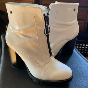 Simply Vera Wang White Ankle Boots